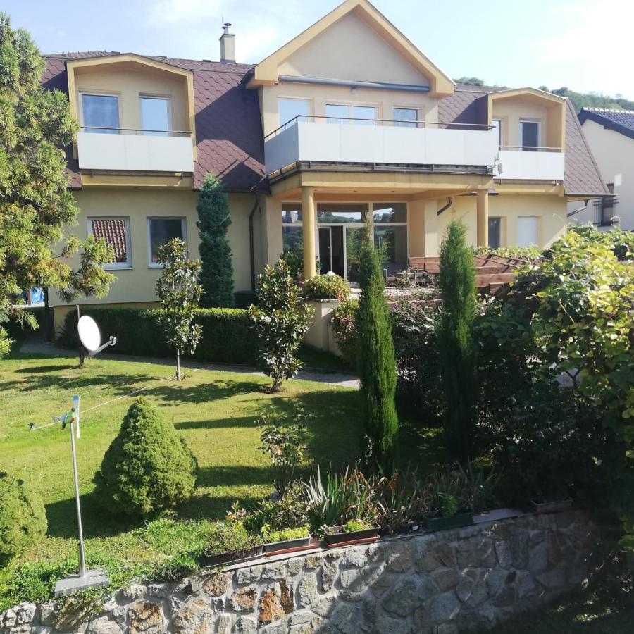 Hotel Rezident Consult S.R.O. Pressburg Exterior foto