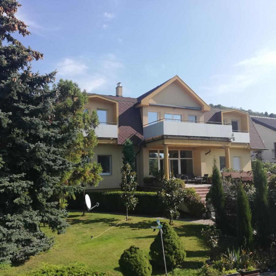 Hotel Rezident Consult S.R.O. Pressburg Exterior foto